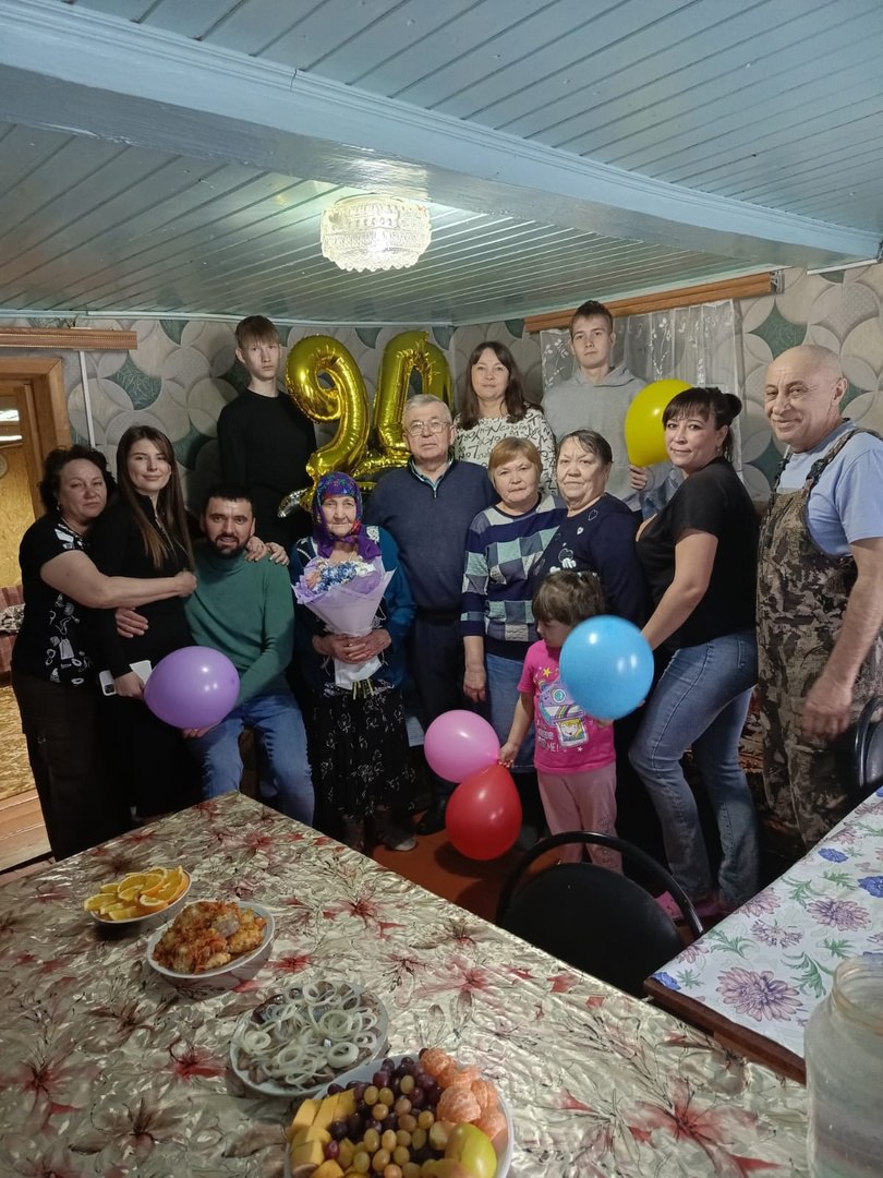 В минувшую субботу   свой 90--летний юбилей отметила старейшая жительница села Шняево Ерошкина Ольга Михайловна