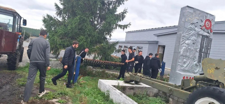 По поручению главы администрации Яковлевского муниципального образования Рината Тугушева проведены работы по благоустройству