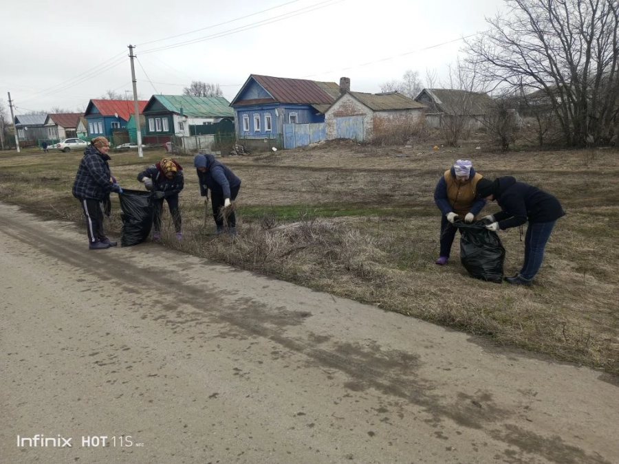 Глава администрации Липовского МО Ольга Быкова контролирует ход месячника по благоустройству