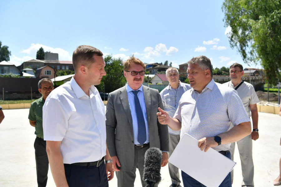 В Балашове ведется строительство городского пляжа.