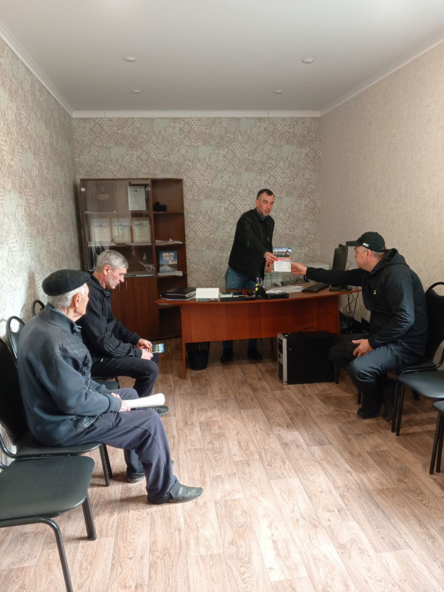 На территории Яковлевского МО  главой администрации Тугушевым Р.Г. продолжается разъяснительная работа среди населения о возможности службы по контракту