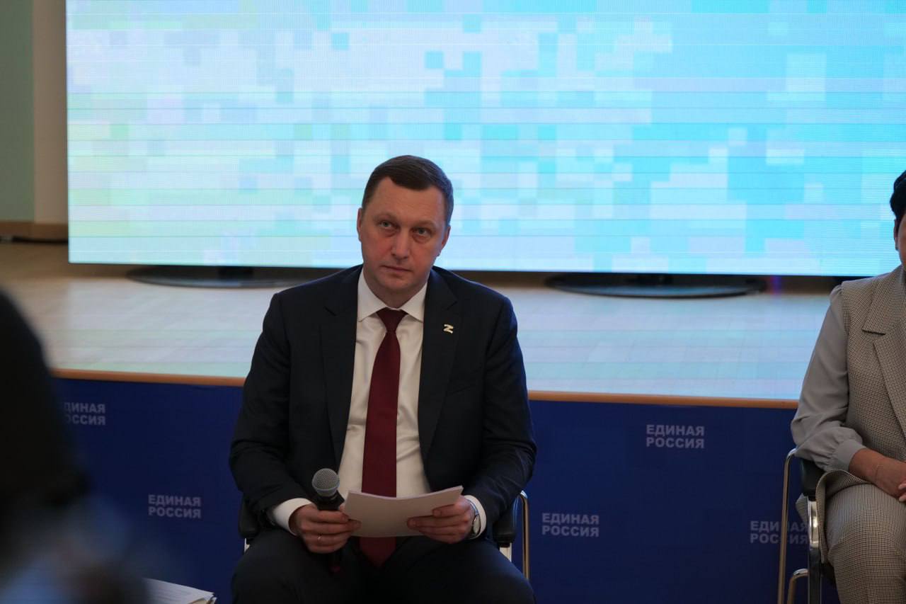 Губернатор Саратовской области Роман Бусаргин 23 ноября избран секретарем регионального отделения партии «Единая Россия»
