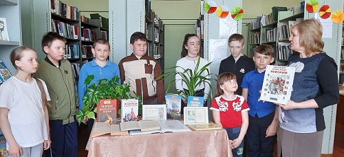 «Александр Невский – символ ратного подвига и духовного возрождения» Обзор книжно - иллюстративной выставки