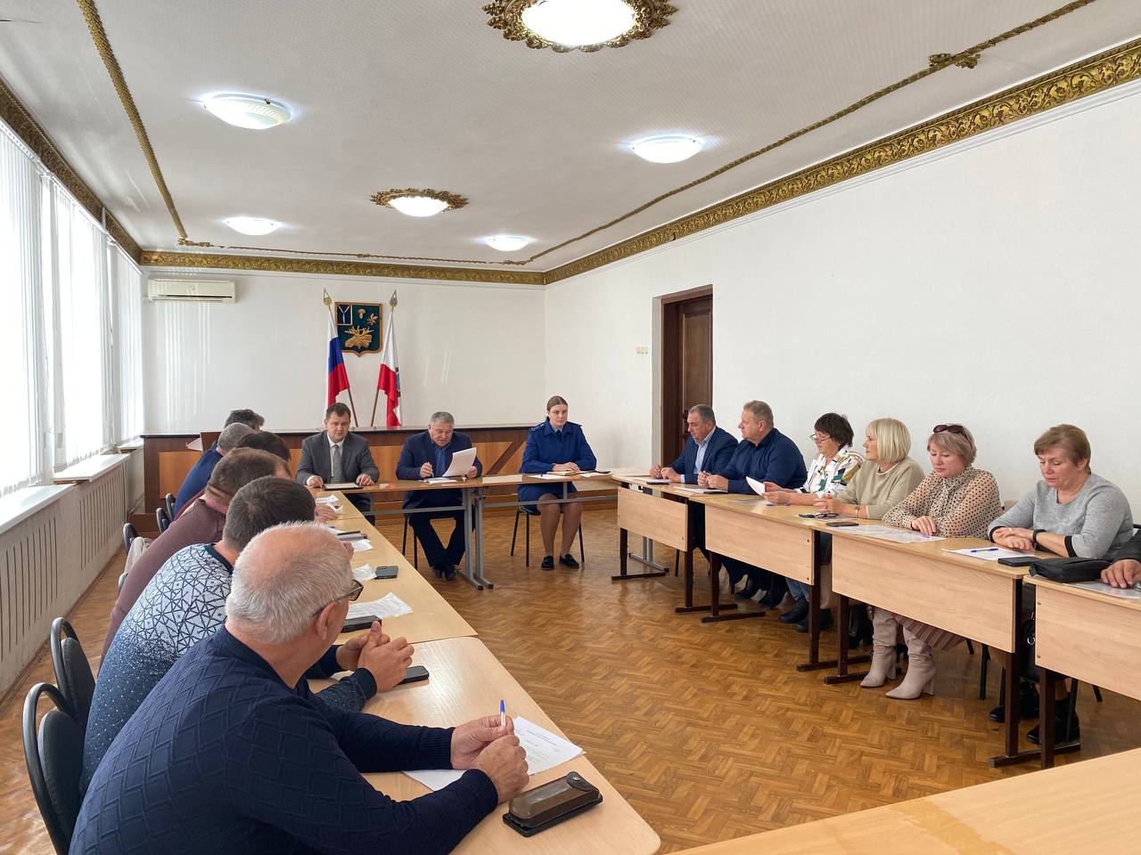 Сегодня глава района Артём Курочкин принял участие в работе очередного заседания Собрания района