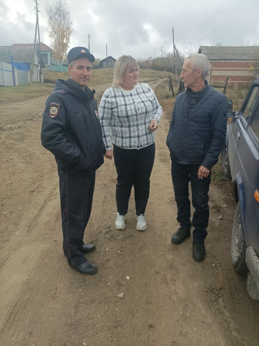 Врип главы администрации Старожуковского МО Светлана Осипова провела работу с населением по вопросу поступления на военную службу