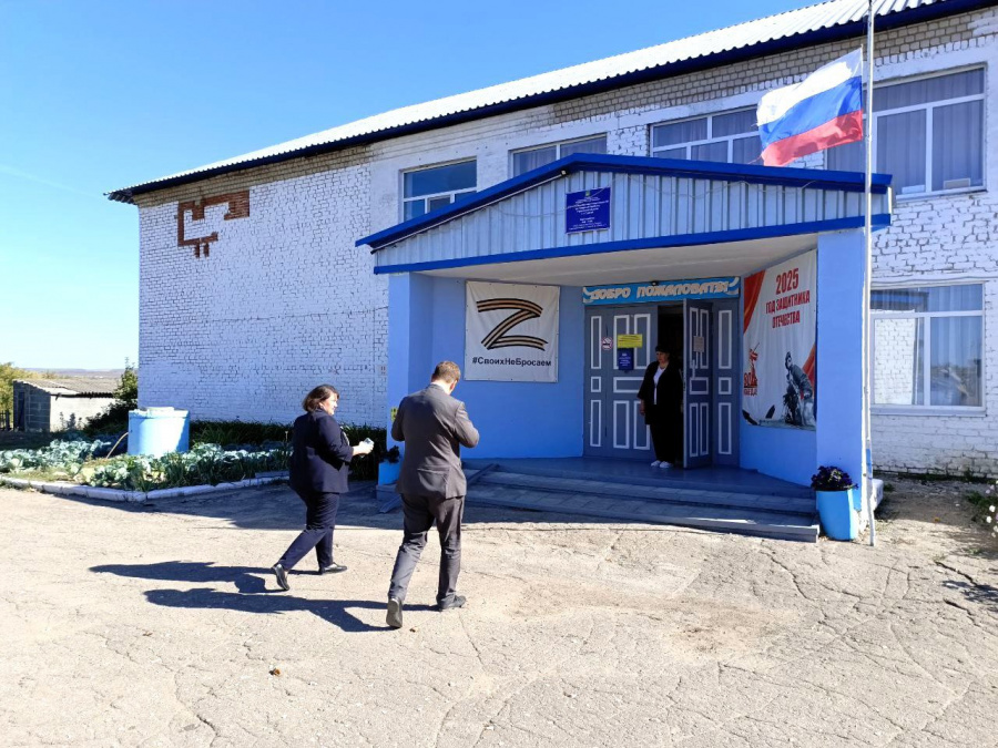  Глава района Артём Курочкин посетил школу села Стригай