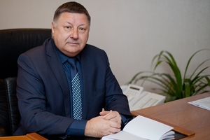 А. С. Романов по телефону пообщался с жителями района