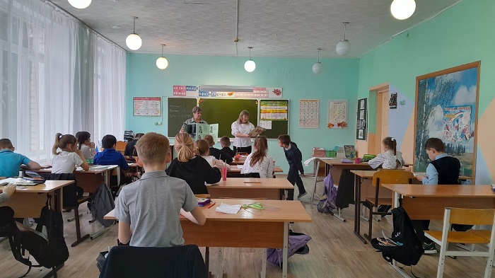 «Ты город жизни, Ленинград»                                                                 Час мужества