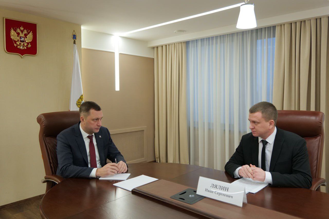 Губернатор Роман Бусаргин провел рабочую встречу с новым главой Духовницкого района Иваном Лялиным