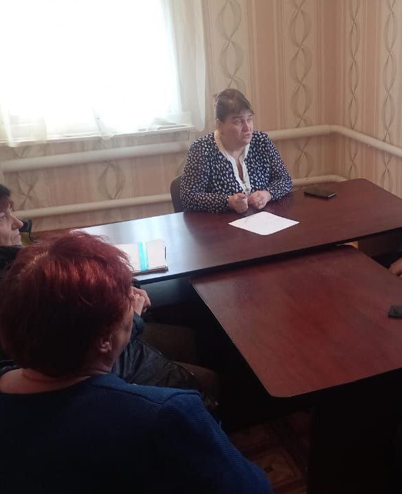 Специалист администрации Старожуковского муниципального образования С.Г. Осипова провела очередное постоянно действующее совещание в селе Стригай