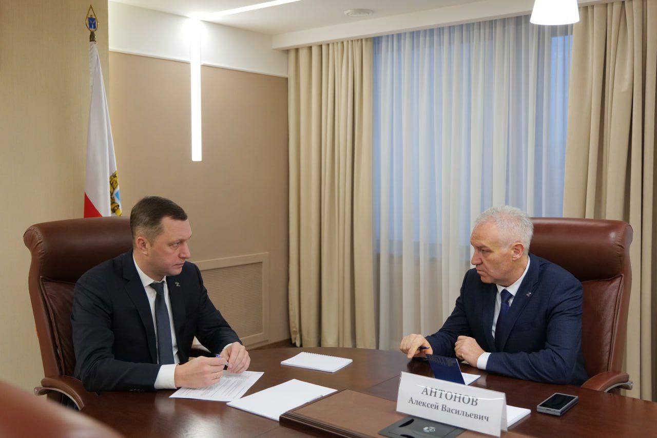 Губернатор Роман Бусаргин провел рабочую встречу с председателем Саратовской областной думы Алексеем Антоновым