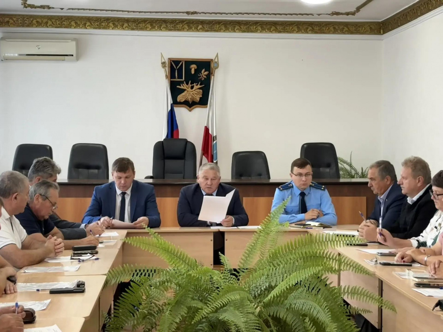 Глава района Андрей Кушнарёв принял участие в заседании Собрания района