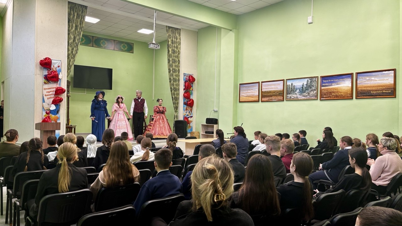 24 ноября на сцене РДК прошла премьера спектакля «Доходное место» «Народного коллектива» драматического театра, которая стала важным событием, отметившим новую творческую страницу в истории театра