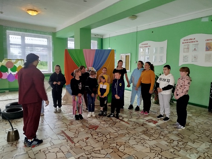 «Увлекательное путешествие по Книжной стране»                                                                                              Игровая программа