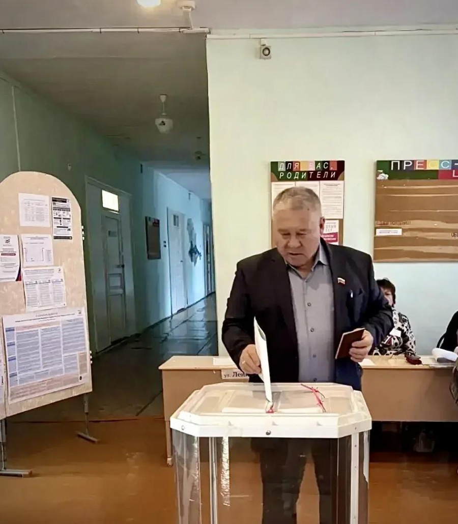 Председатель Собрания района Александр Дементьев принял участие в выборах депутатов Государственной Думы РФ IX созыва