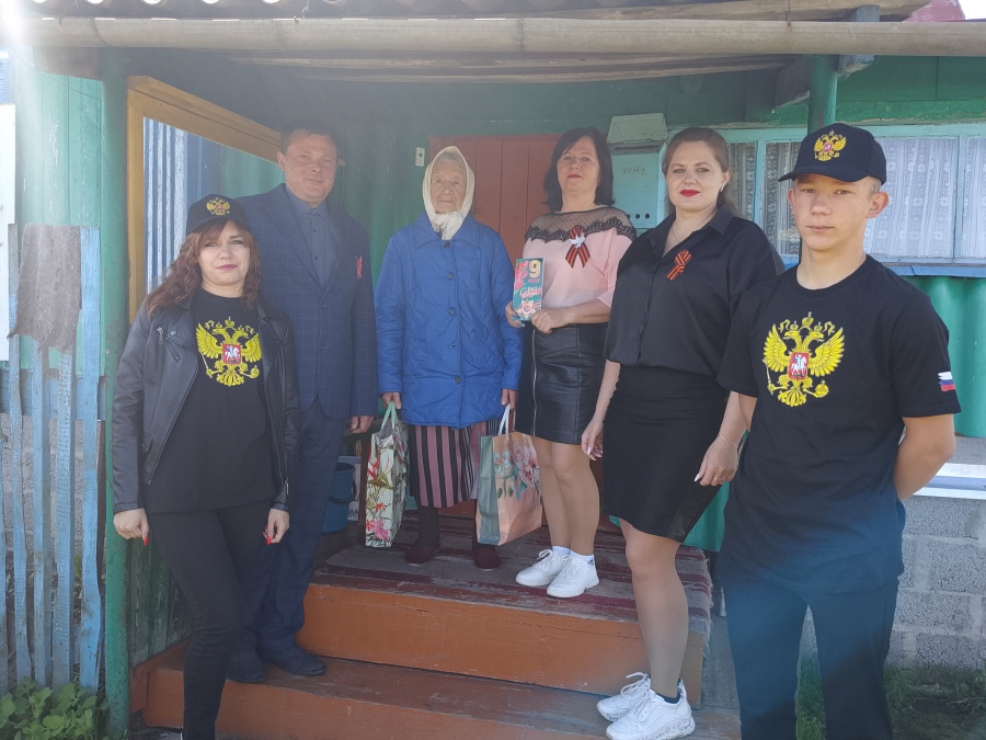 Поздравления тружеников тыла  и вдов ветеранов ВОВ на дому стало хорошей традицией