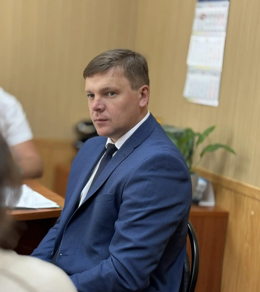 Глава района Андрей Кушнарёв рассмотрел обращение по вопросу ремонта дороги