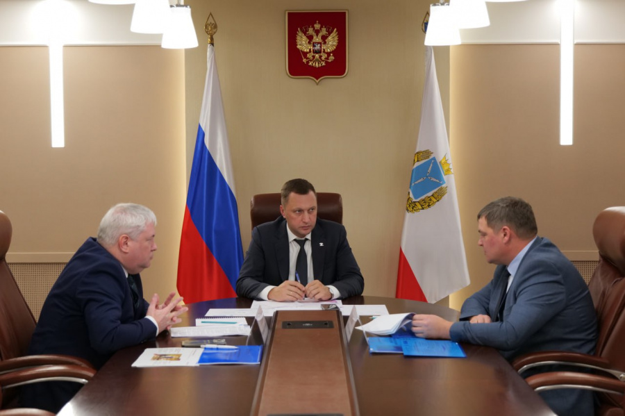 Губернатор Роман Бусаргин провел встречу с ректором Саратовского государственного медицинского университета имени В.И. Разумовского Андреем Ереминым и министром здравоохранения области Владимиром Дудаковым