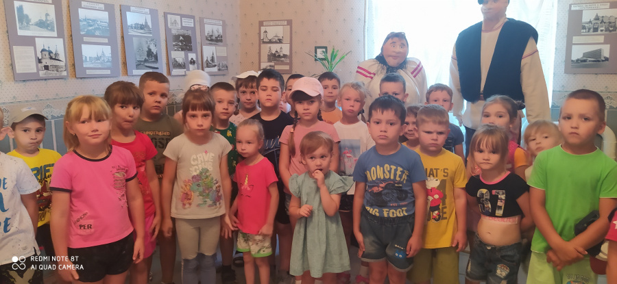 "Пешком в музей" "Пешком в музей"