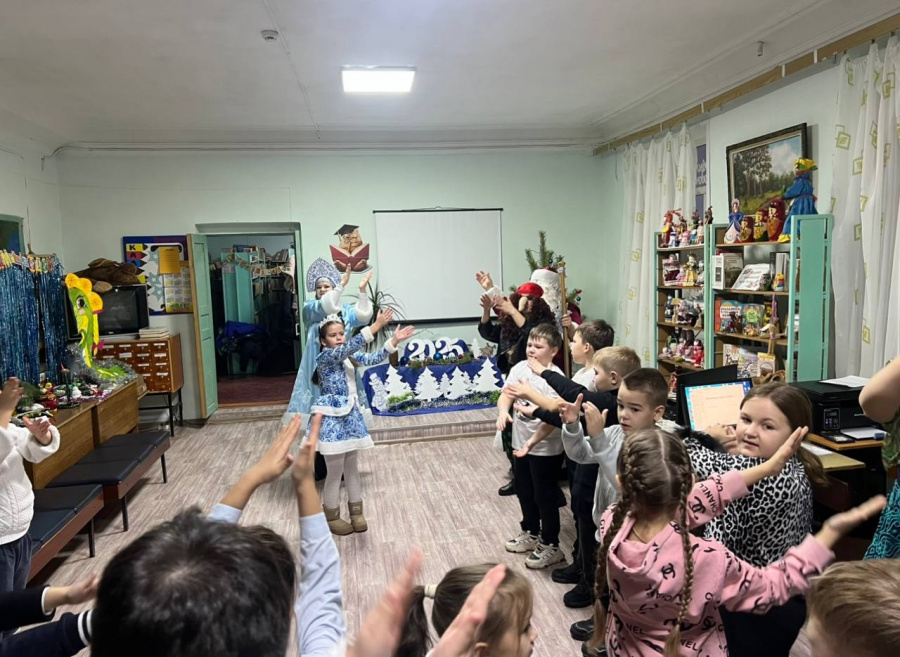 «Новогодняя тусовка» Праздничное представление «Новогодняя тусовка» Праздничное представление