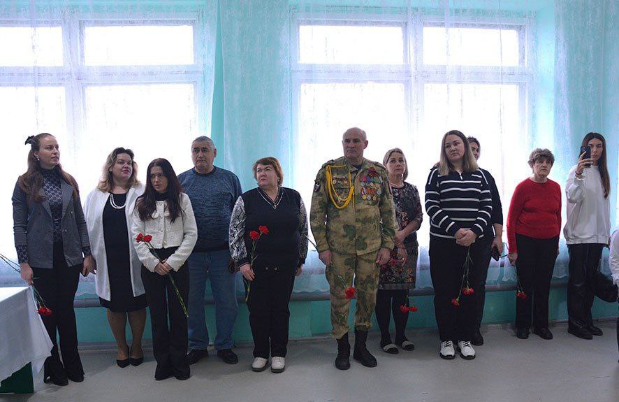 В Сухом Карабулаке открыли «Парту Героя»