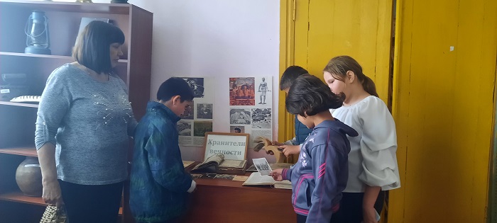 "Из далекой старины эти вещи к нам пришли"                                                                                                                                    Экскурсия
