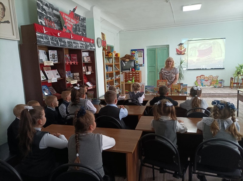  «Здравствуй, книжкин дом»                                                                                                      Экскурсия по библиотеке