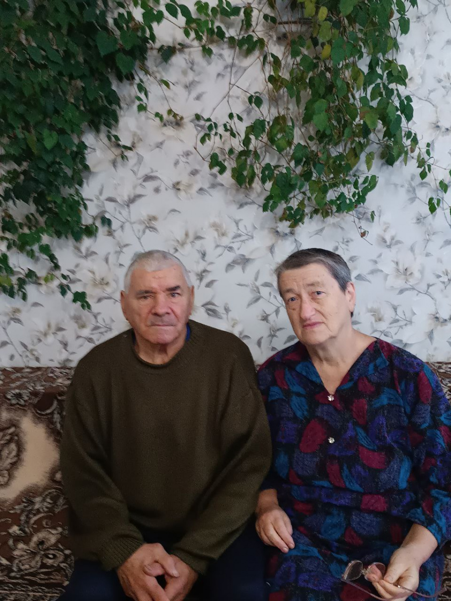 Зам. главы администрации Липовского МО Алексушина Т. И. поздравила от имени главы района Трошиной Н. В. супругов Демахиных с 50-летием совместной жизни Зам. главы администрации Липовского МО Алексушина Т. И. поздравила от имени главы района Трошиной Н. В. супругов Демахиных с 50-летием совместной жизни