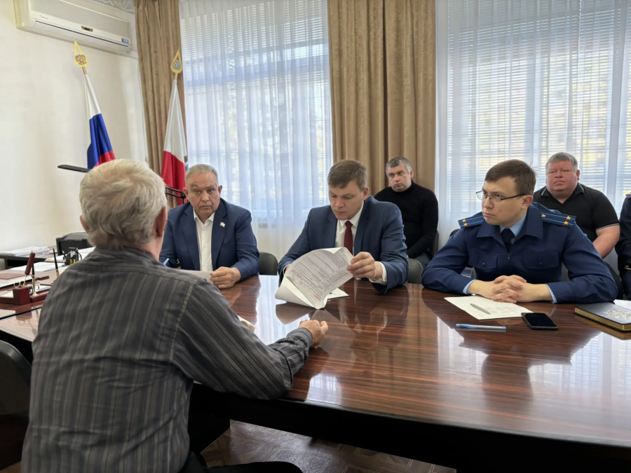 Глава района Андрей Кушнарёв провёл 2 мая приём участников СВО, их родных и близких Глава района Андрей Кушнарёв провёл 2 мая приём участников СВО, их родных и близких
