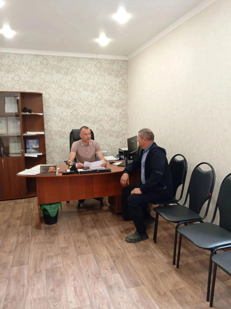 Главой администрации Яковлевского муниципального образования Ринат Тугушев провёл приём граждан