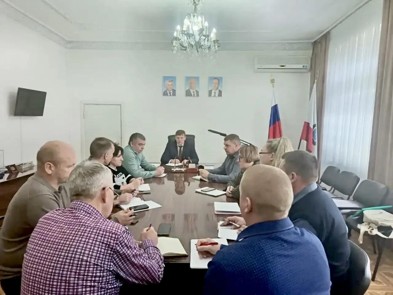 Глава района Андрей Кушнарёв на рабочем совещании с главами администраций муниципальных образований обсудил обращения граждан