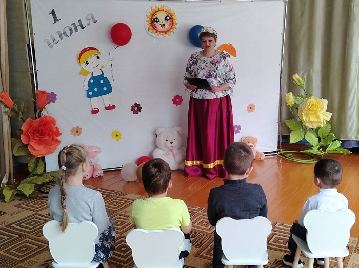 «Лето, солнце, детский смех»                                                                    Развлекательно - игровая программа