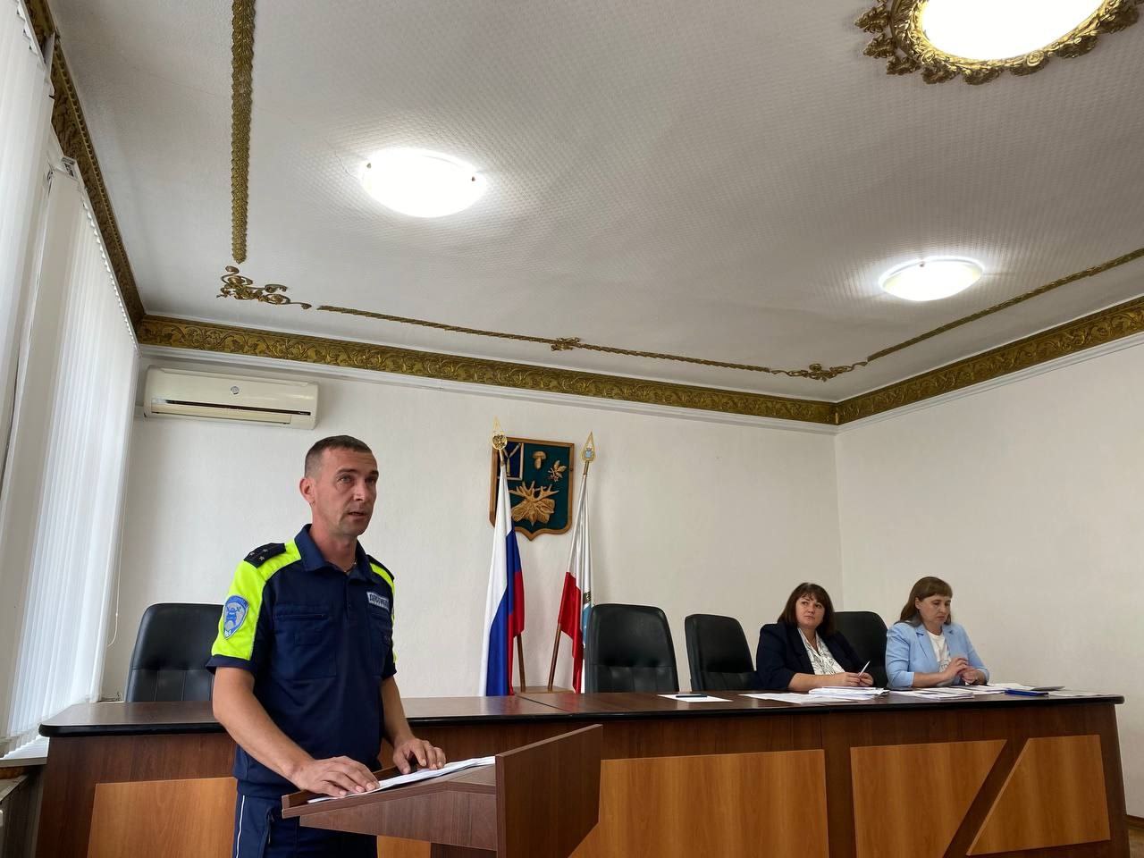 Врио начальника Госавтоинспекции МО МВД России «Базарно-Карабулакский» Саратовской области принял участие в совещании с руководителями общеобразовательных и дошкольных учреждений 
