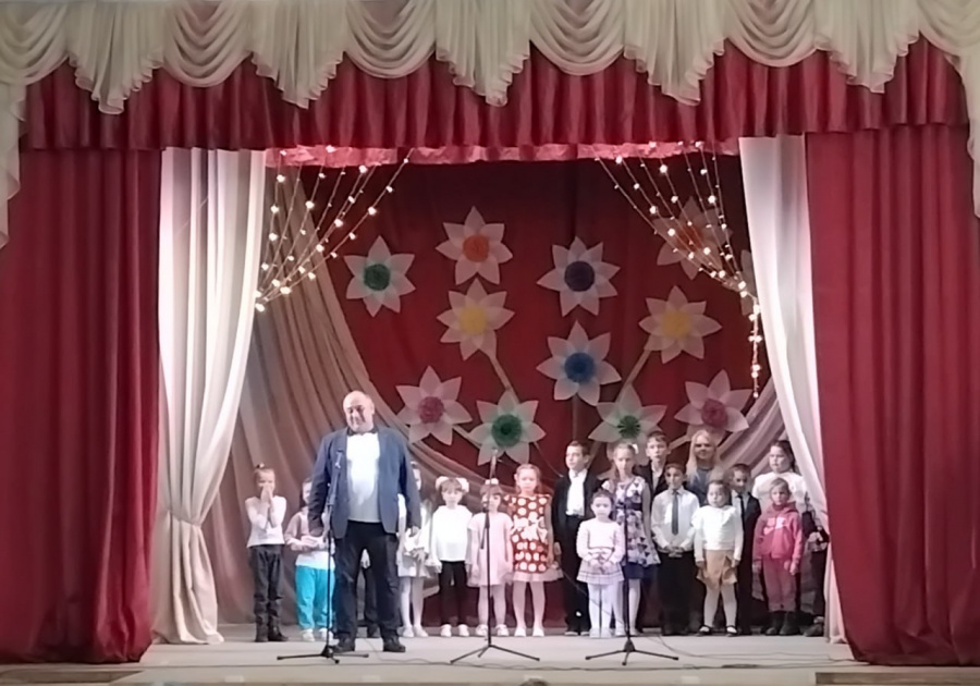В Ивановском Доме культуры состоялся настоящий праздник детства, организованный самими мальчишками и девчонками