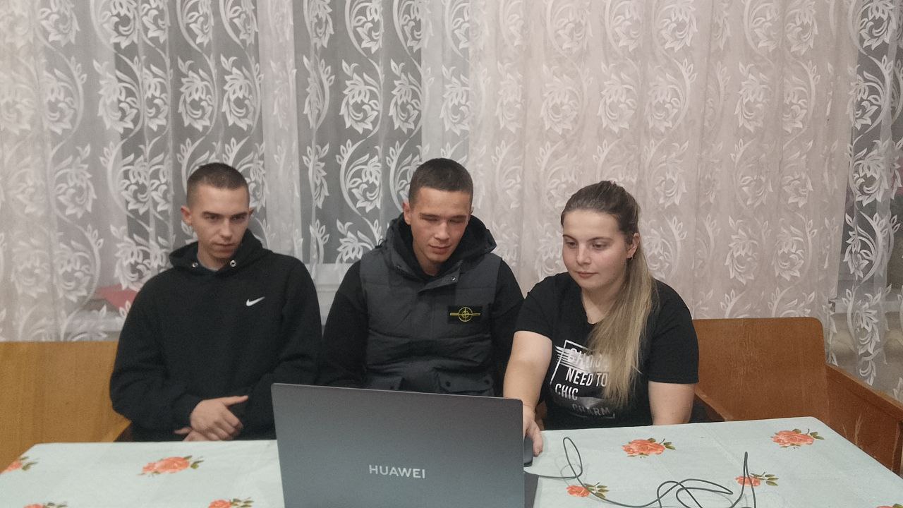 На базе Сухокарабулакского СДК прошел показ видеоролика "Наркотики путешествие туда без обратно" посвященная опасным последствиям употребления наркотических веществ.
