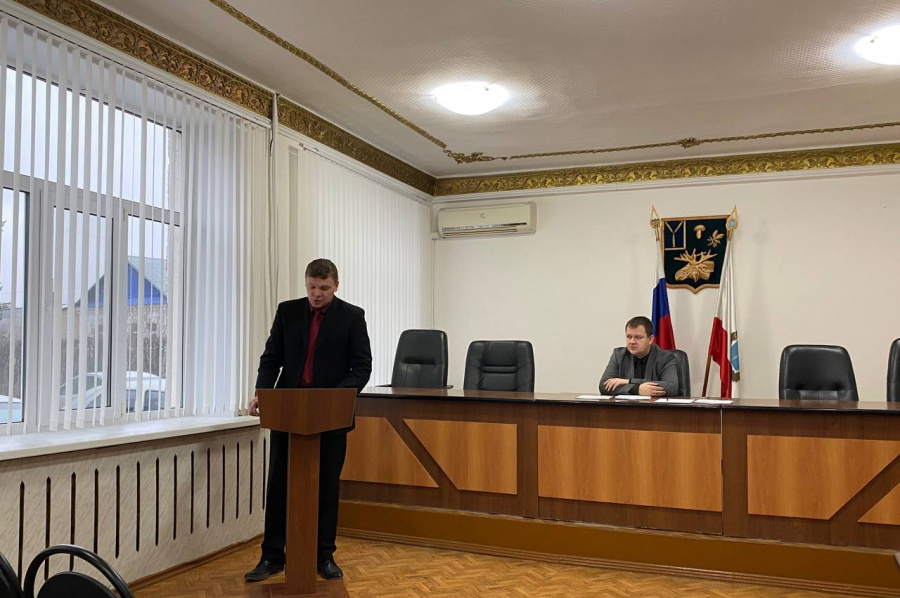 Сегодня глава Базарно-Карабулакского района Артём Курочкин провёл совместное заседание антинаркотической и межведомственной комиссии по профилактике правонарушений 