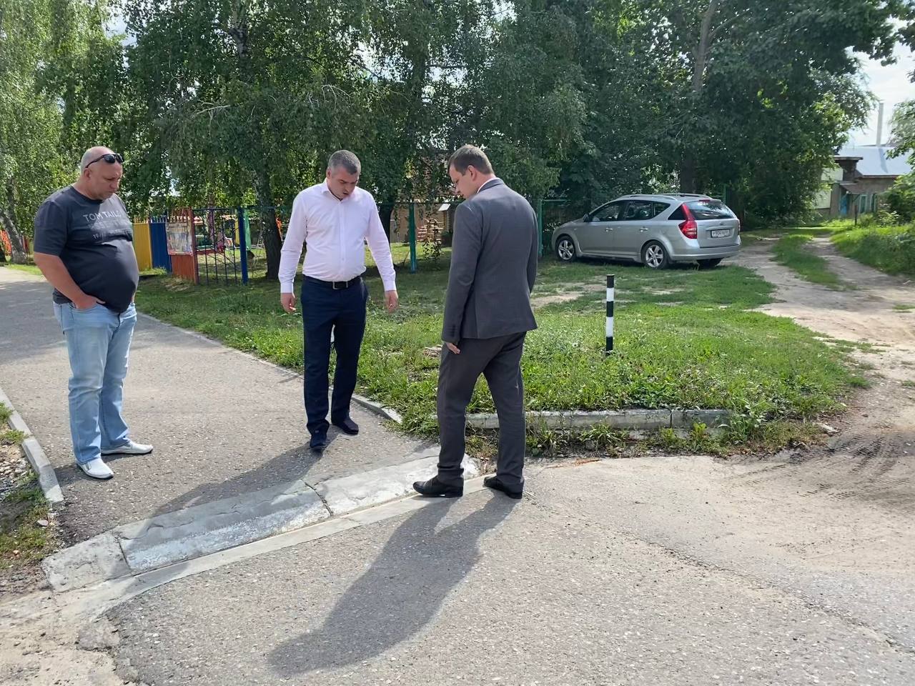 Врип главы района А. Д. Курочкин продолжает лично выезжать на объекты, по которым поступают жалобы в социальных сетях и через Платформу обратной связи