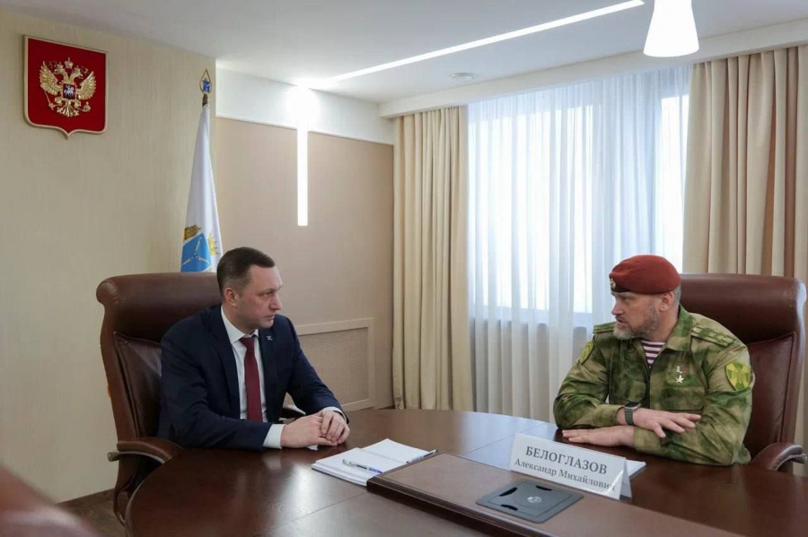 Губернатор Роман Бусаргин провел встречу с Героем России, начальником Саратовского военного ордена Жукова Краснознаменного института войск национальной гвардии РФ Александром Белоглазовым
