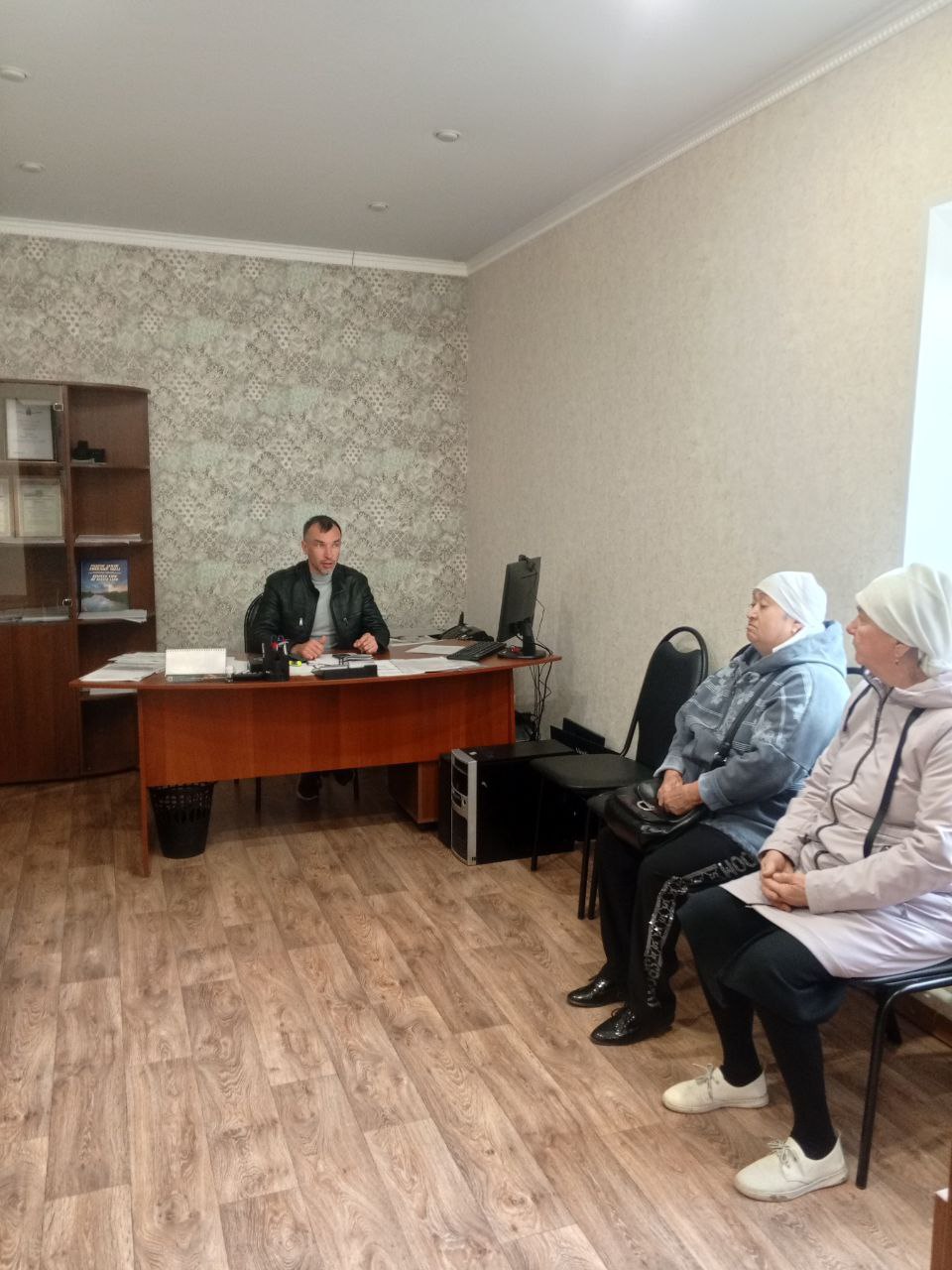 Глава администрации Яковлевского муниципального образования Ринат Тугушев провёл приём жителей сёл Абдуловка и Яковлевка