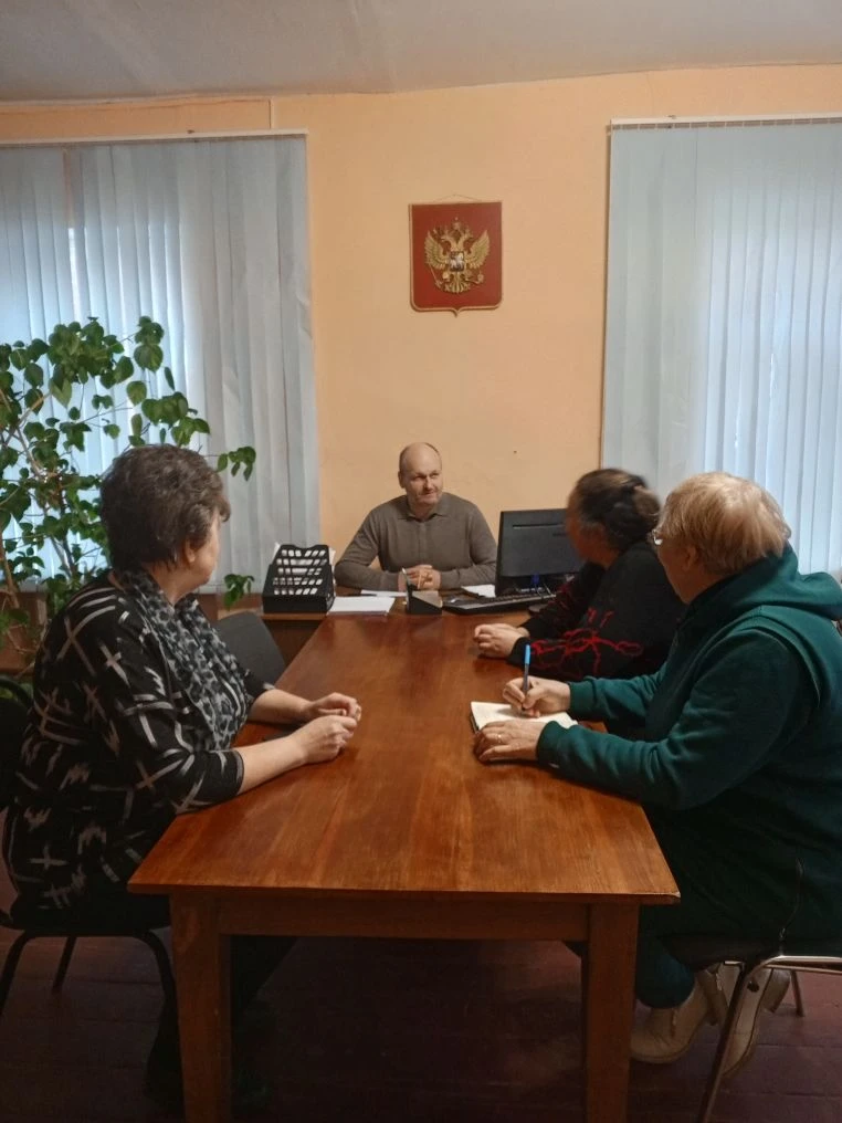Сегодня глава администрации Свободинского МО провёл очередное рабочее совещание