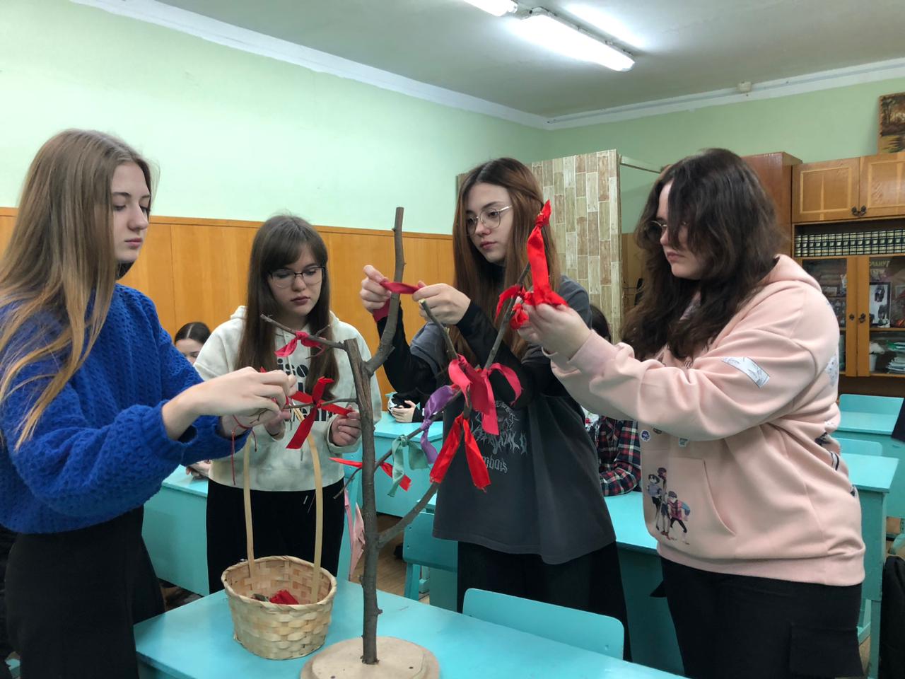 80 - летию Победы в Великой Отечественной войне - посвящается… 27 января 2025 года исполняется 80 лет с того момента, как советские солдаты освободили заключённых концлагеря Освенцим