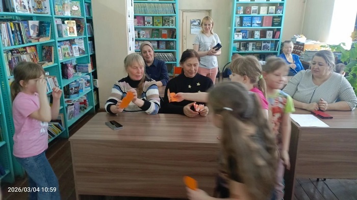 «К маме солдата с любовью…»                                                                                                Акция-поздравление