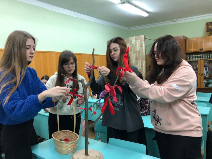 80 - летию Победы в Великой Отечественной войне - посвящается… 27 января 2025 года исполняется 80 лет с того момента, как советские солдаты освободили заключённых концлагеря Освенцим