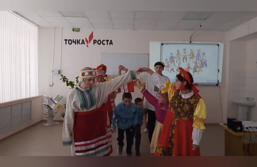В рамках года "Дружбы Народов России"Работники Сухокарабулакского СДК провели мероприятие "Хоровод Дружбы"