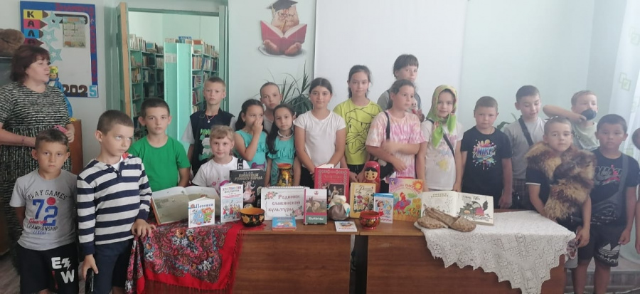 «Фольклорный калейдоскоп»                                                                                                          Познавательный час