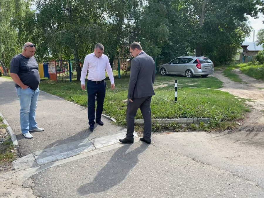 Врип главы района А. Д. Курочкин продолжает лично выезжать на объекты, по которым поступают жалобы в социальных сетях и через Платформу обратной связи