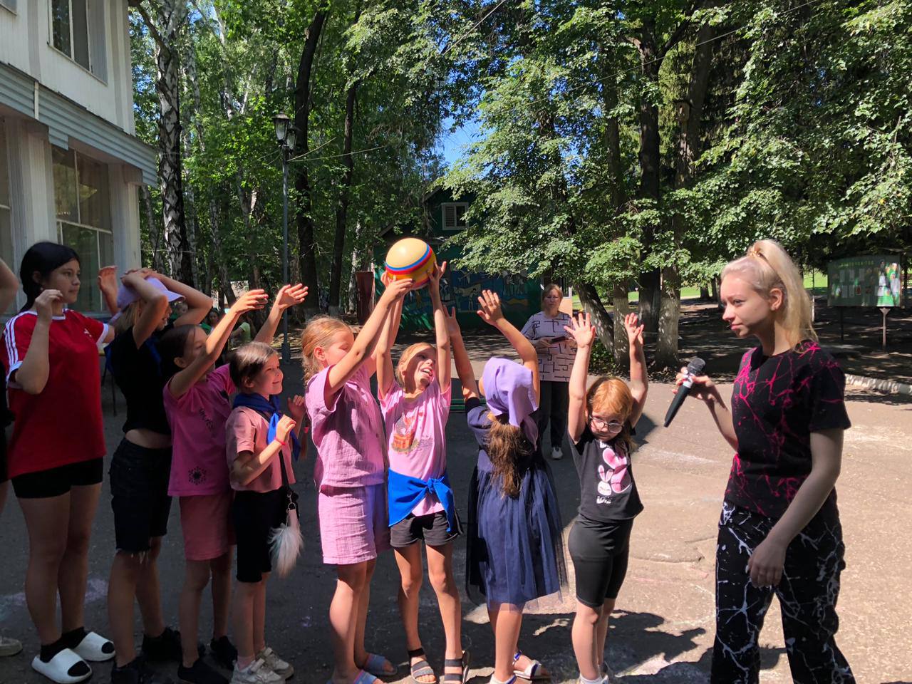 Игровая программа «Ура, лето!»