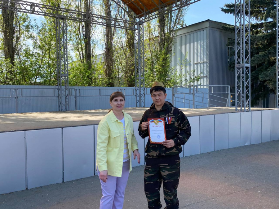 Сегодня начальник управления образования Е.Н. Симонова вручила грамоты победителям и призёрам выставки-конкурса декоративно-прикладного творчества «Дерзайте, Вы талантливы!» Сегодня начальник управления образования Е.Н. Симонова вручила грамоты победителям и призёрам выставки-конкурса декоративно-прикладного творчества «Дерзайте, Вы талантливы!»