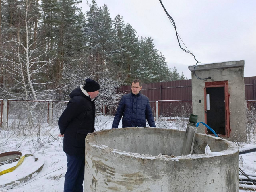 Глава района Артём Курочкин провёл рабочий выезд на водозабор в микрорайоне «Химия» Базарного Карабулака