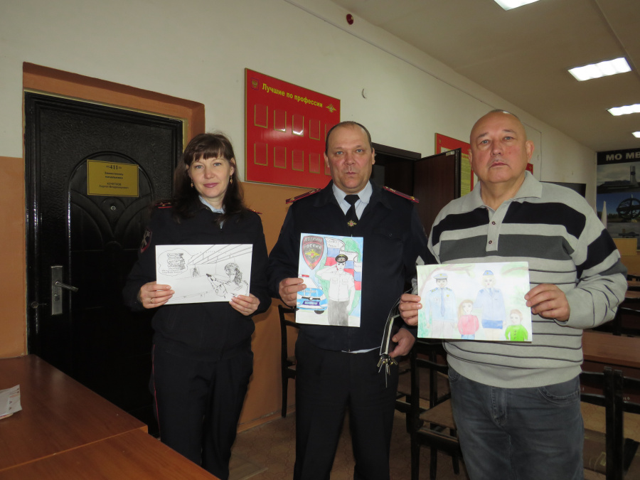В МО МВД России "Базарно-Карабулакский" прошел конкурс детских рисунков "Мои родители работают в полиции"